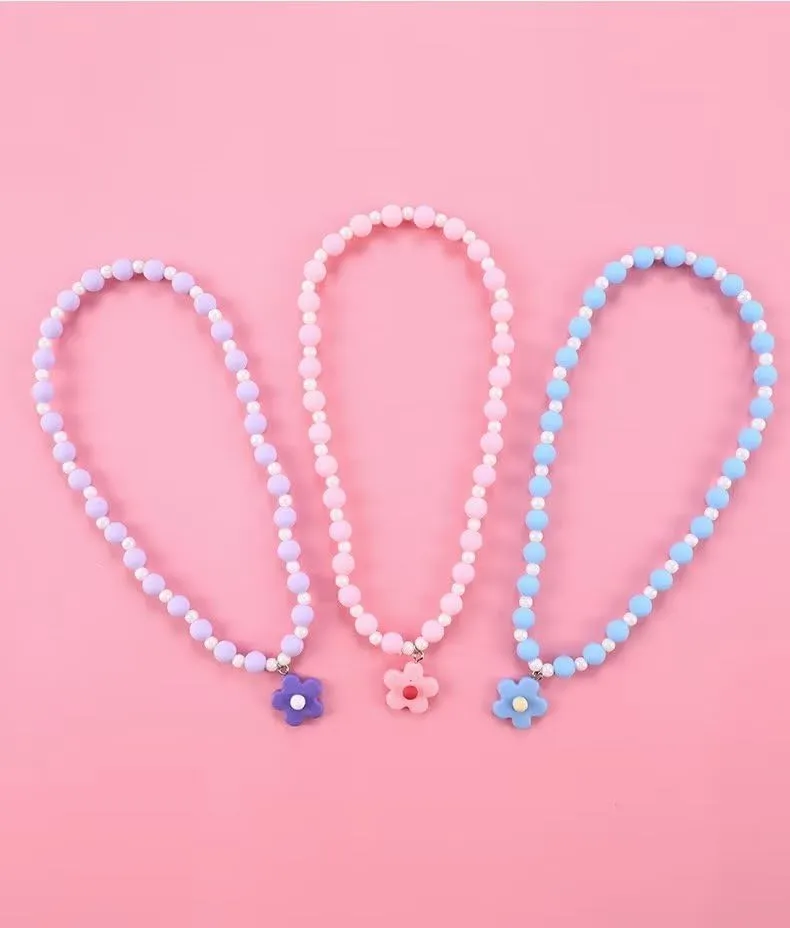 Beaded Necklaces and Bracelets Set for Women Flower Butterfly Pendant Bead Stretch Necklace Party Favors Dress up Play Costume Jewelry Gift