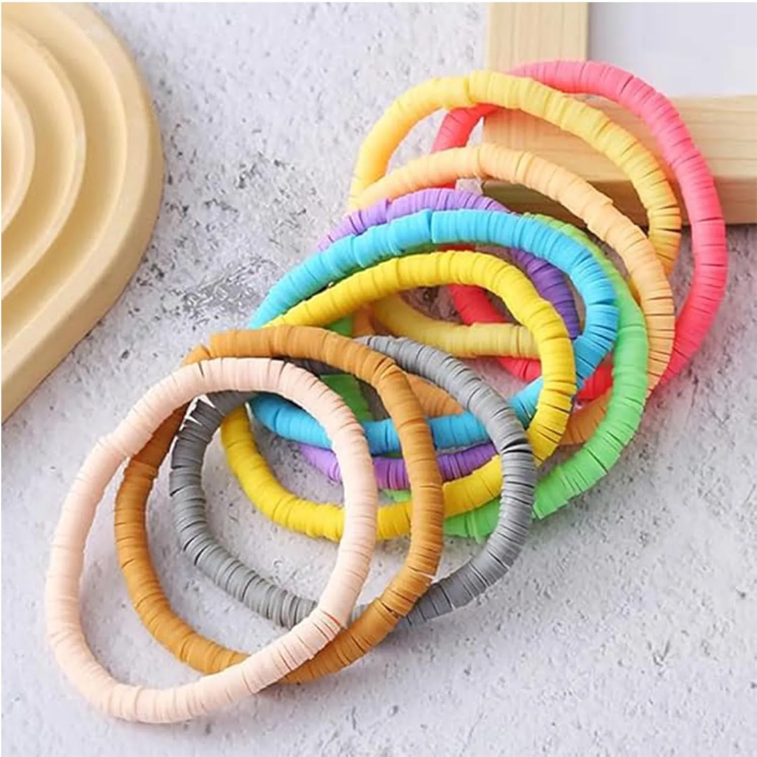 Bohemian Stackable Heishi Vinyl Clay Disc Colorful Beaded Elastic Bracelet Summer Beach Surfer Stacking Stretch Bangle Friendship Handmade Jewelry for Women