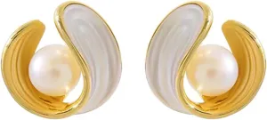 Dainty Gold Pearl Stud Earrings for Women  Trendy Statement Jewelry, Vintage and Geometric Design, Perfect for Any Occasion