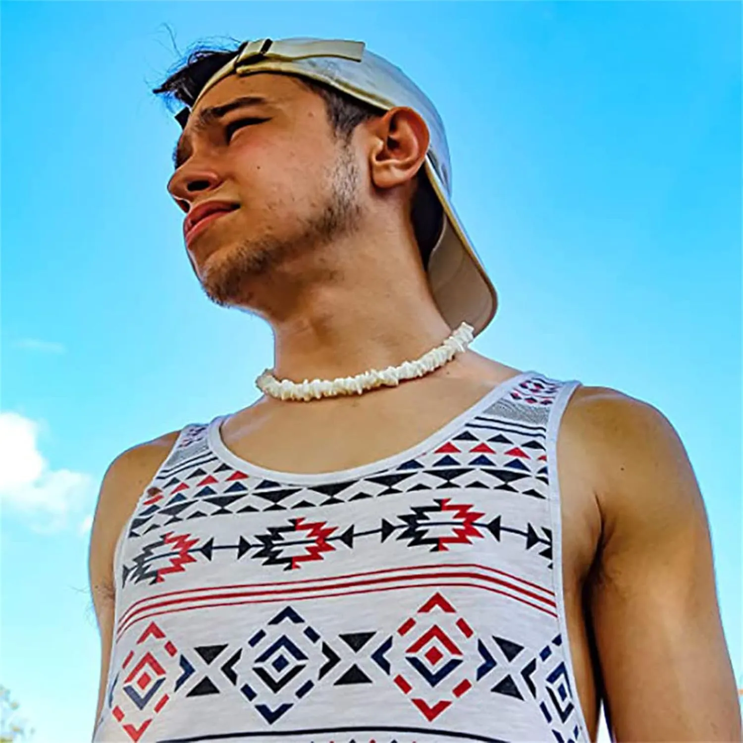 Dreuyet Puka Shell Necklace for Men Women Bohemian Handmade Natural White Colorful Irregular Shell Choker Necklace Adjustable Seashell Necklace Cowrie Hawaiian Summer Beach Boho Jewelry Gifts