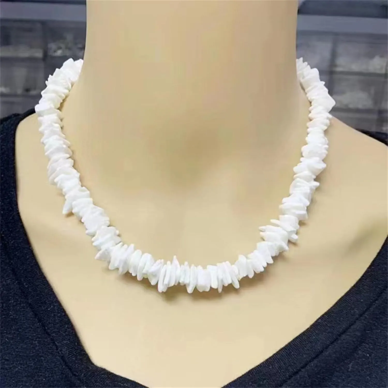 Dreuyet Puka Shell Necklace for Men Women Bohemian Handmade Natural White Colorful Irregular Shell Choker Necklace Adjustable Seashell Necklace Cowrie Hawaiian Summer Beach Boho Jewelry Gifts