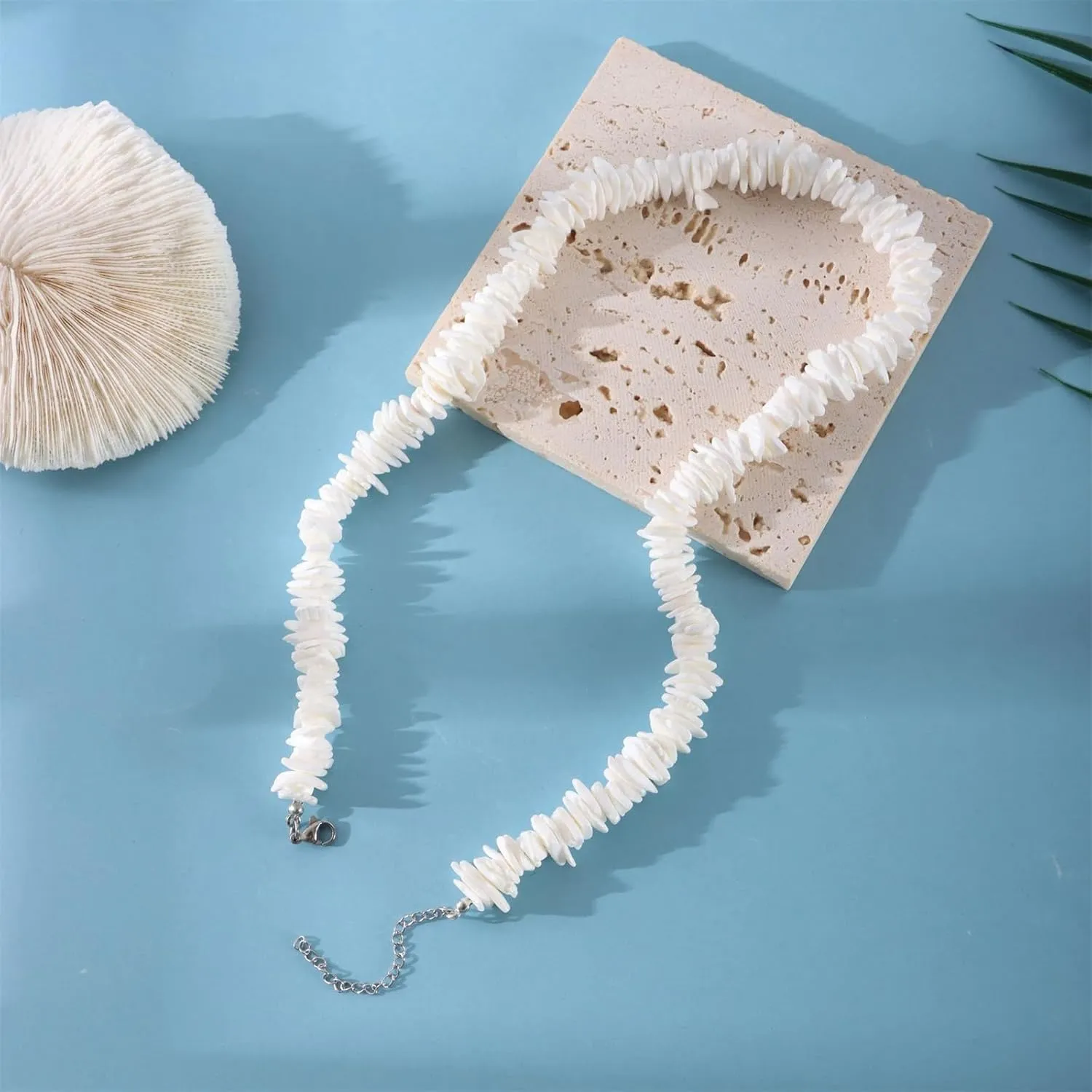 Dreuyet Puka Shell Necklace for Men Women Bohemian Handmade Natural White Colorful Irregular Shell Choker Necklace Adjustable Seashell Necklace Cowrie Hawaiian Summer Beach Boho Jewelry Gifts