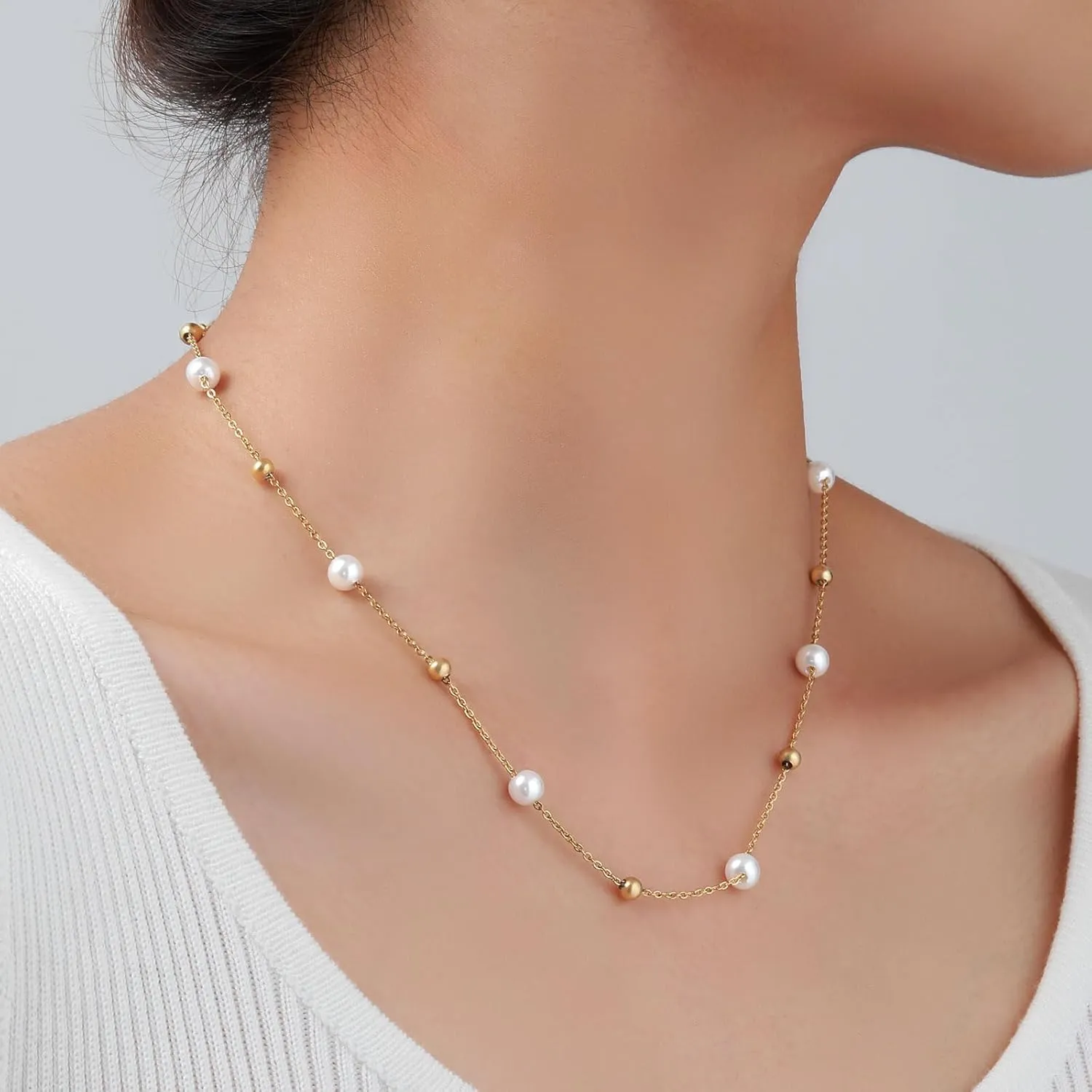 Gold Pearl Necklace for Women 14K Gold Plated Pearl Choker Layered Necklaces for Women Trendy Dainty Pearl Chain Summer Beachy Jewelry Gifts