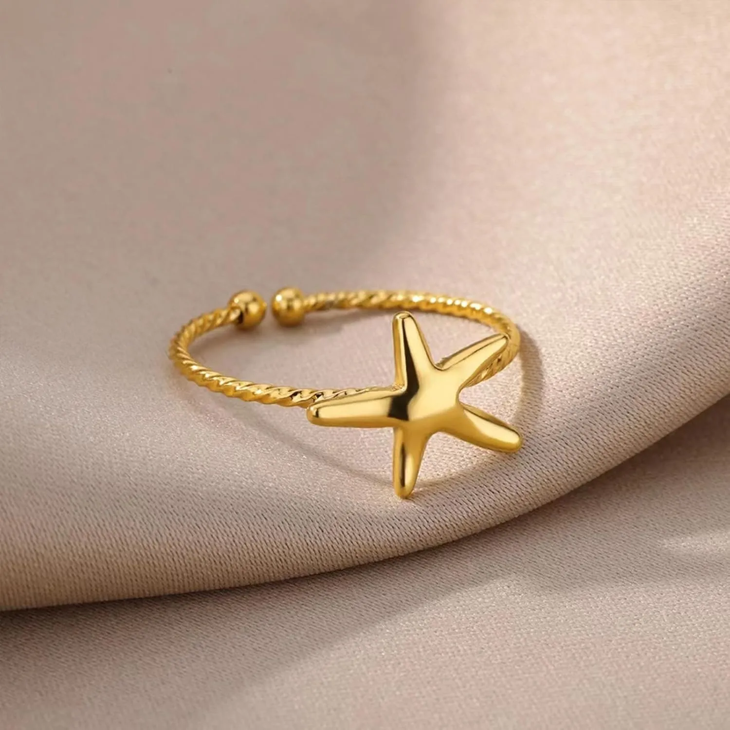 HUASAI Gold Seashell Starfish Shell Ring Dainty Beachy Statement Rings for Women Non Tarnish Summer Jewelry for Women Beach Accessories Vacation Party Summer Stuff