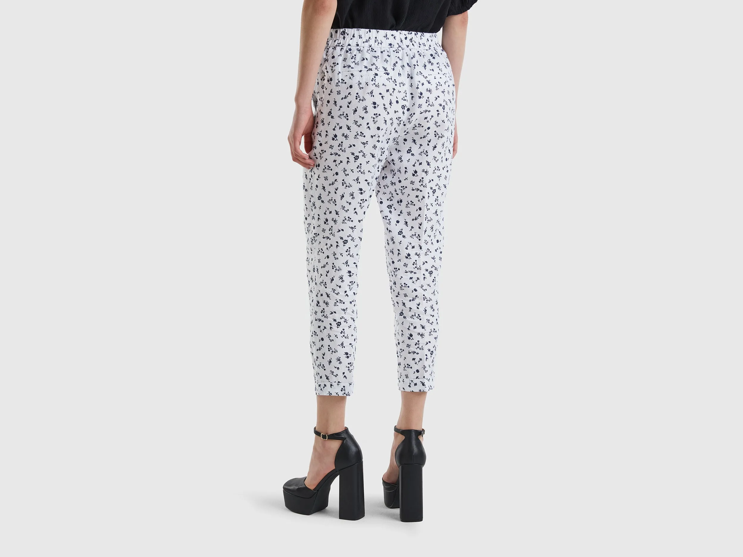 Patterned Cropped Tapered Fit White Linen Trousers