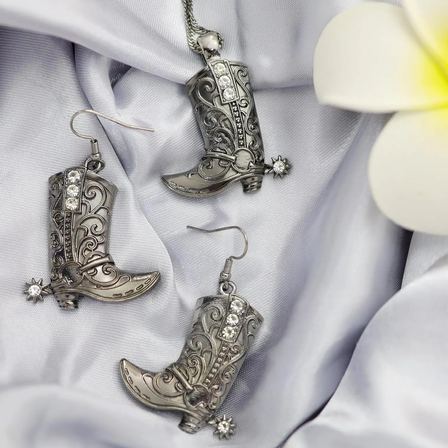 RechicGu Western West Cowgirl Cowboy Texas Boots Earrings Necklace Set, Spur Rodeo Drop Dangle Boots Earrings,Twist Link Chain Necklace with Boot Pendant,Jewelry Set