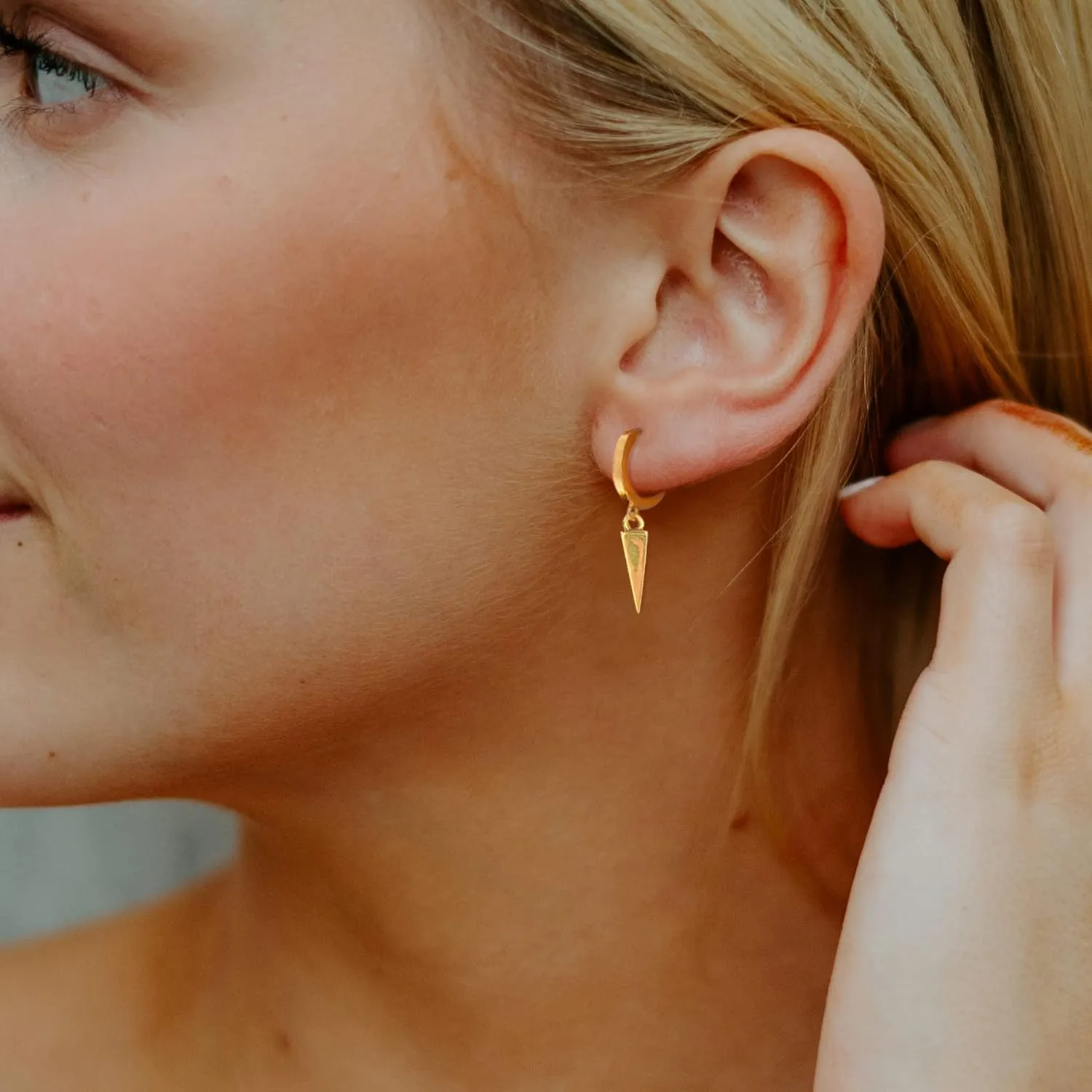 SANNYRA Mothers Day Huggie Earrings for Women - 14K Gold Plated Beach Sea Drop Dangle Earrings - Starfish Butterfly Moon Star Seashell Beachy Jewelry