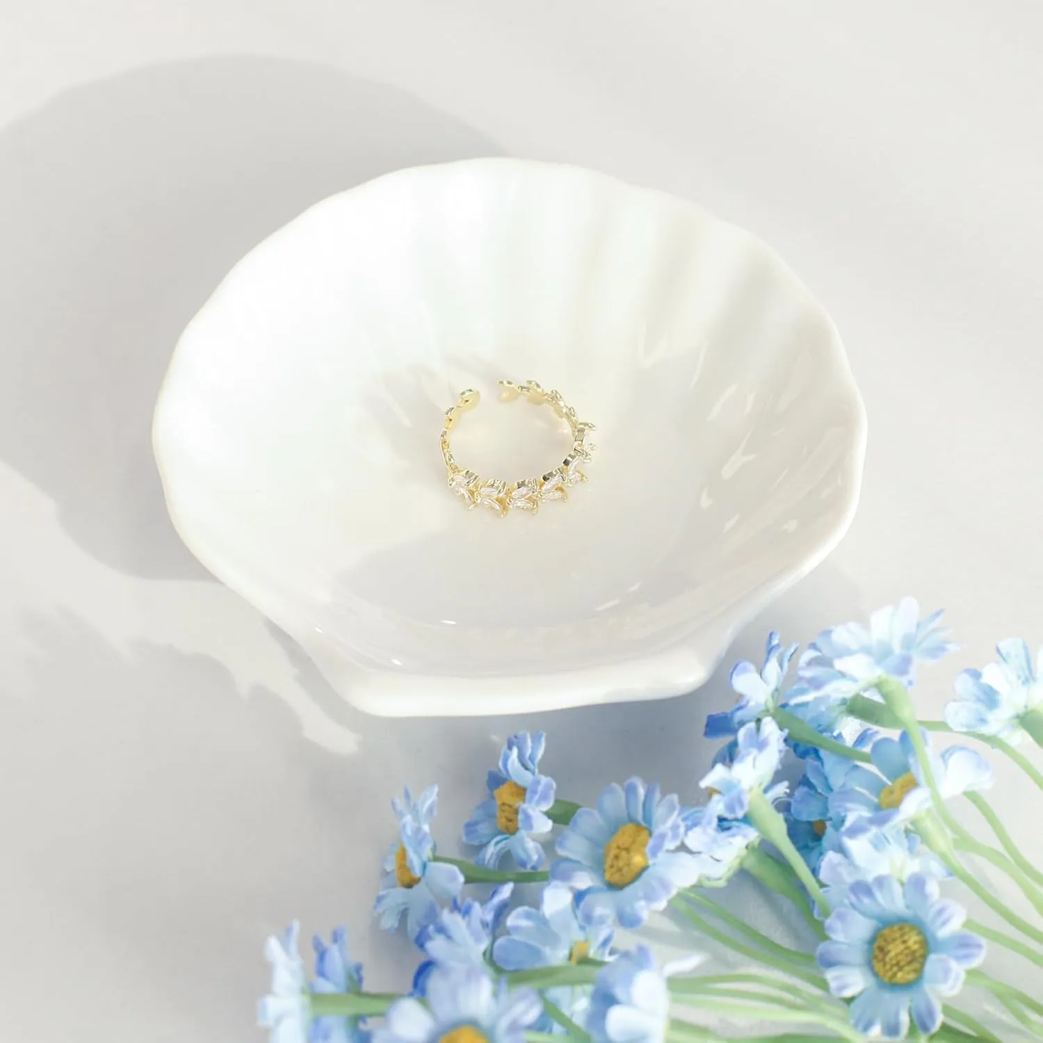 Shell Ring Dish Tray, Ceramic Jewelry Tray Trinket Dish, Seashell Key Holder Bowl, Beach Room Coastal Decor Aesthetic, Ocean Bathroom Counter Decor, White, Small