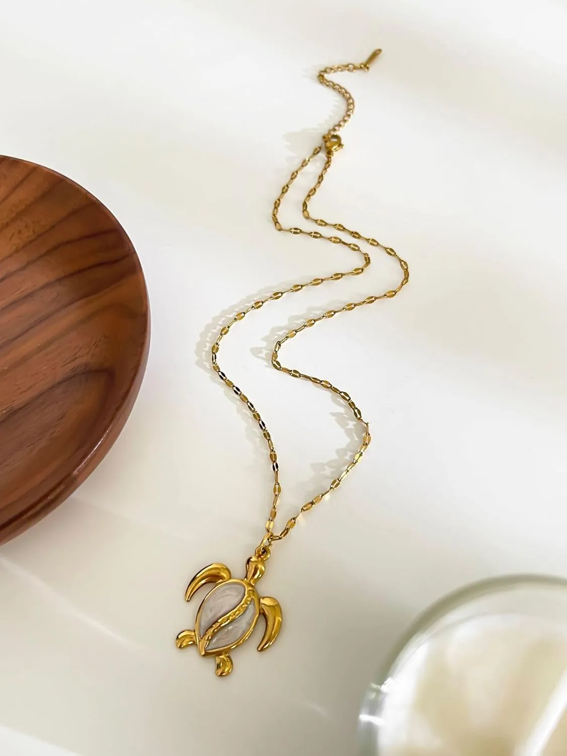 Starfish Necklace, 18K Gold Seashell Beach Summer Dainty Statement Necklaces Shell Beachy Non Tarnish Stainless Steel Pendant Adjustable Anniversary Holiday Jewelry Gift