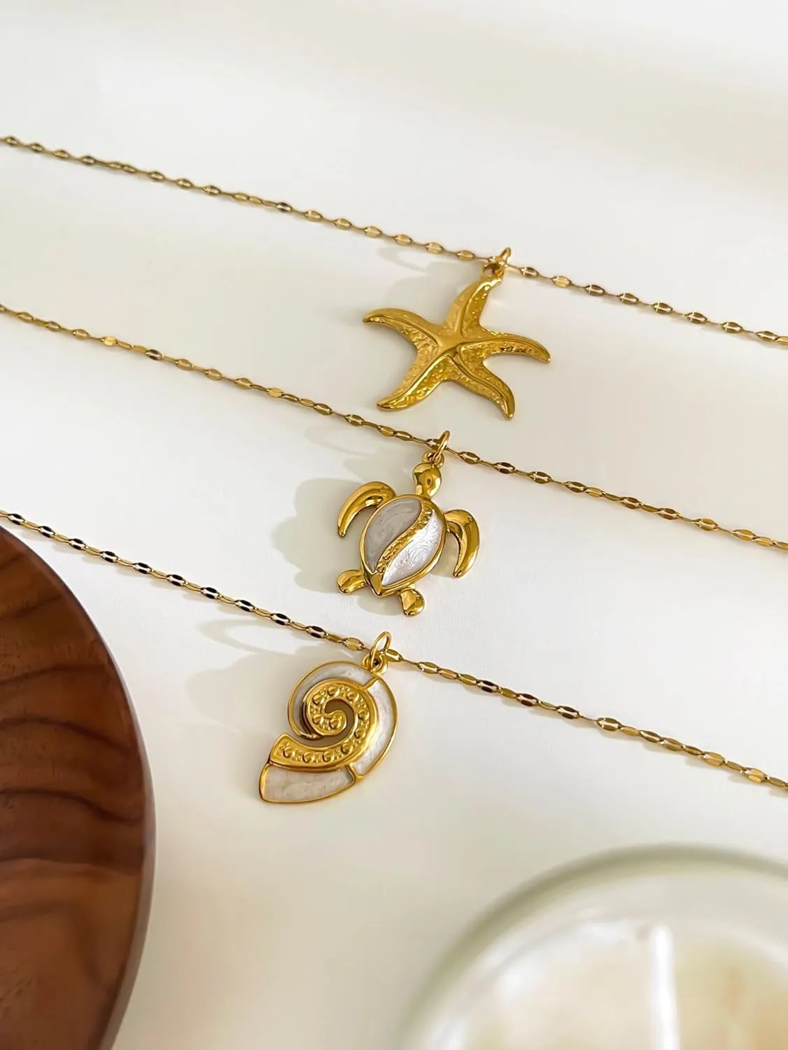 Starfish Necklace, 18K Gold Seashell Beach Summer Dainty Statement Necklaces Shell Beachy Non Tarnish Stainless Steel Pendant Adjustable Anniversary Holiday Jewelry Gift