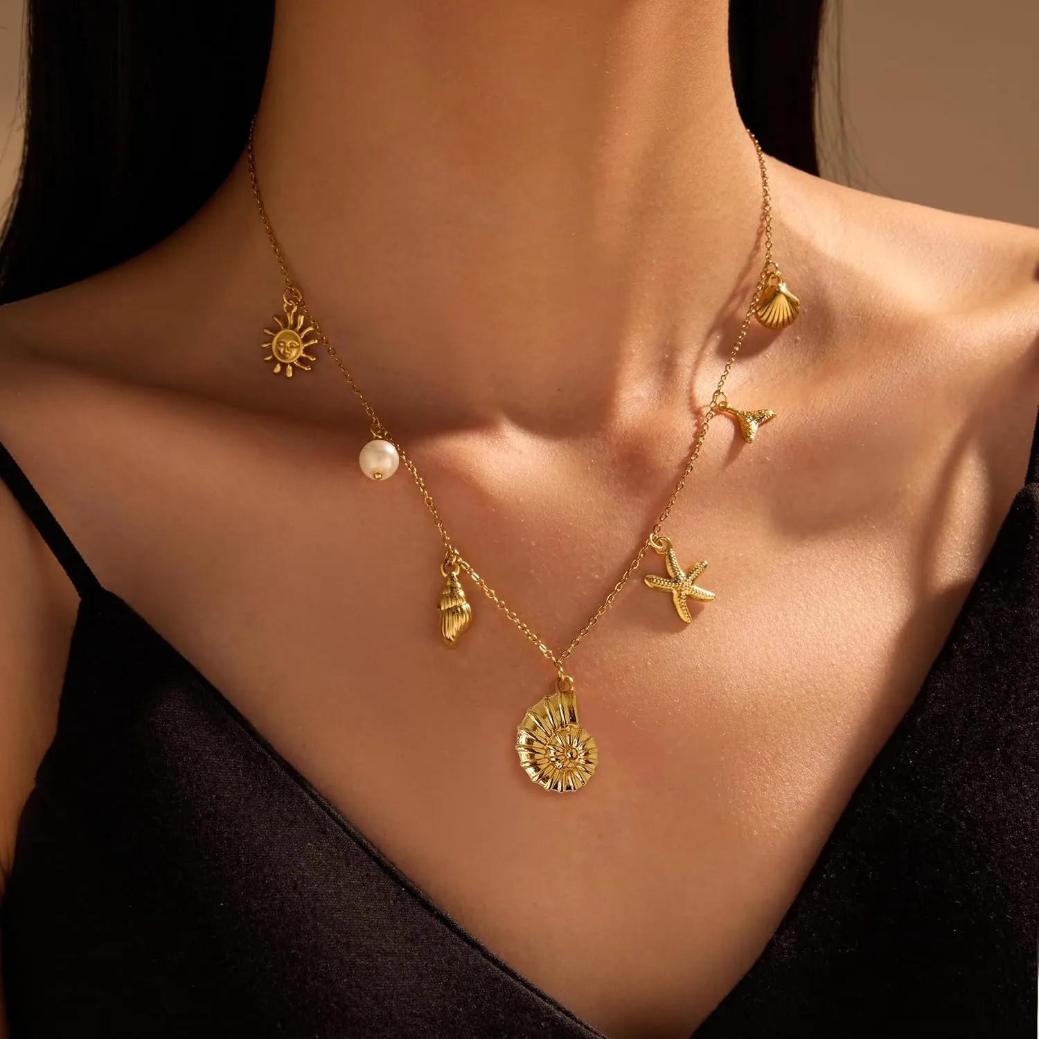 Starfish Necklace Gold Seashell Charm Necklace for Women Beach Shell Necklace Summer Surfer Neclace Beach Jewelry Boho Layered Necklaces Summer Dresses Accessories