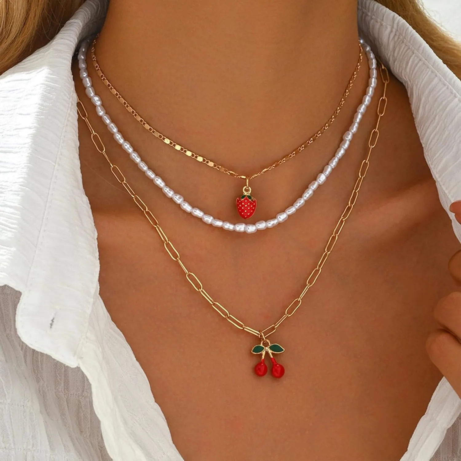 Strawberry Pendant Necklace for Women Multilayer Fruit Strawberry Cherry Necklaces Imitation Pearl Beaded Choker Necklace Cute Strawberry Charms Party Sweet Jewelry Accessories
