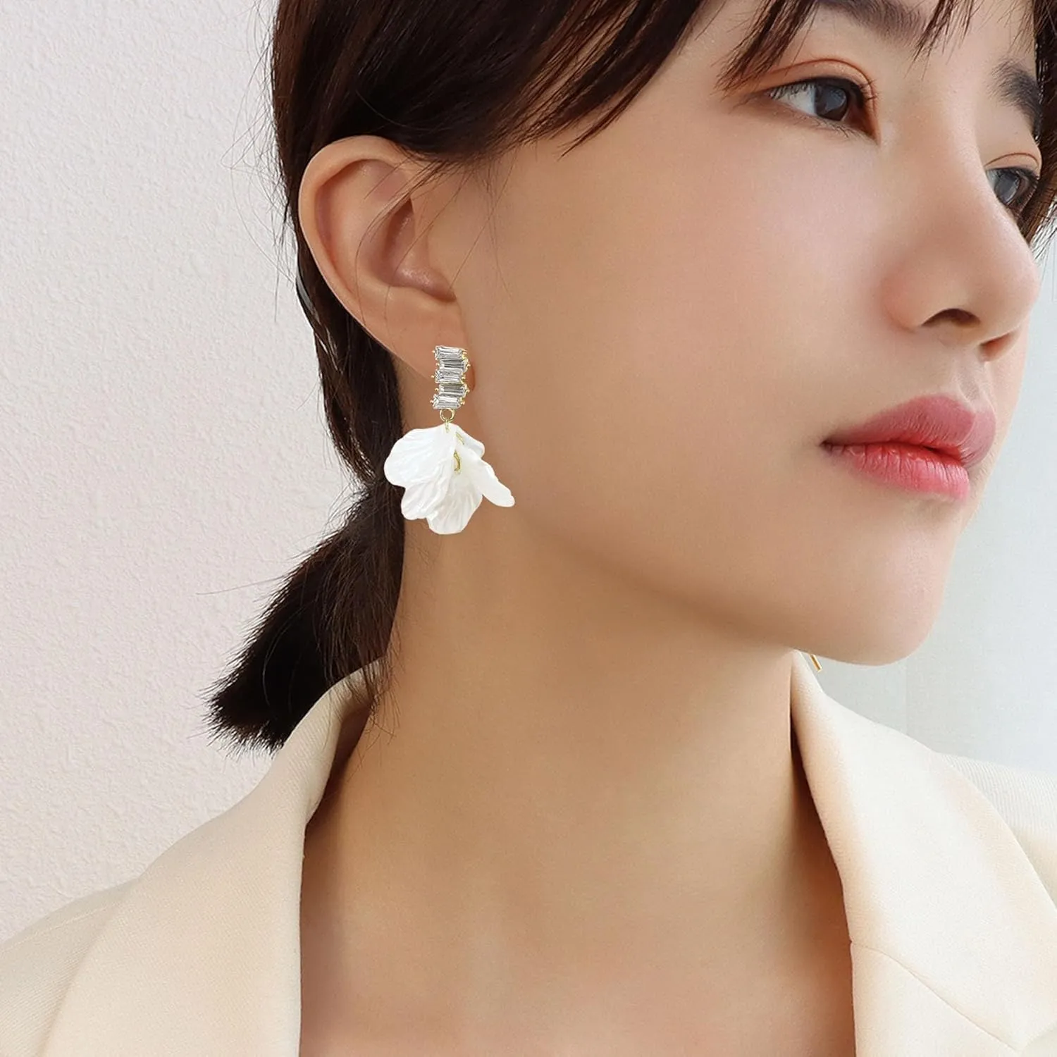 Vintage Petal Stud Earrings for Women Crystal Rose Flower Floral Drop Dangle Earrings Party Wedding Jewelry